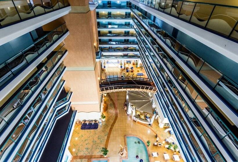 هتل Club Wyndham Crown Towers