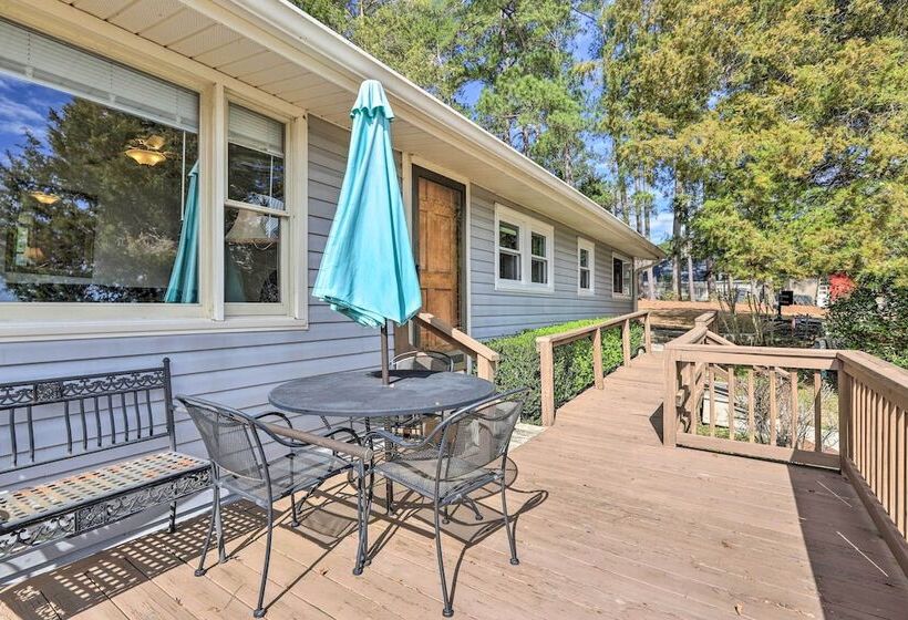 Lake Sinclair Cottage With Deck & Boat Dock!