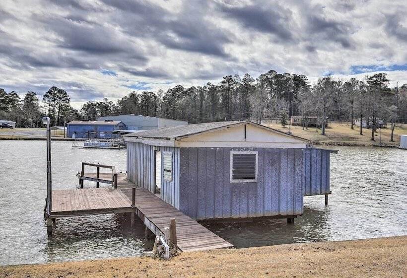 Lake Sinclair Cottage With Deck & Boat Dock!