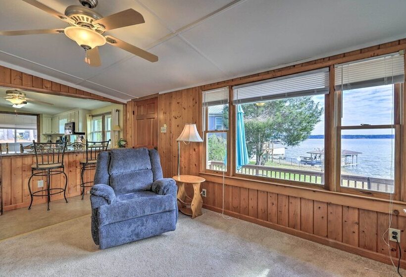 Lake Sinclair Cottage With Deck & Boat Dock!