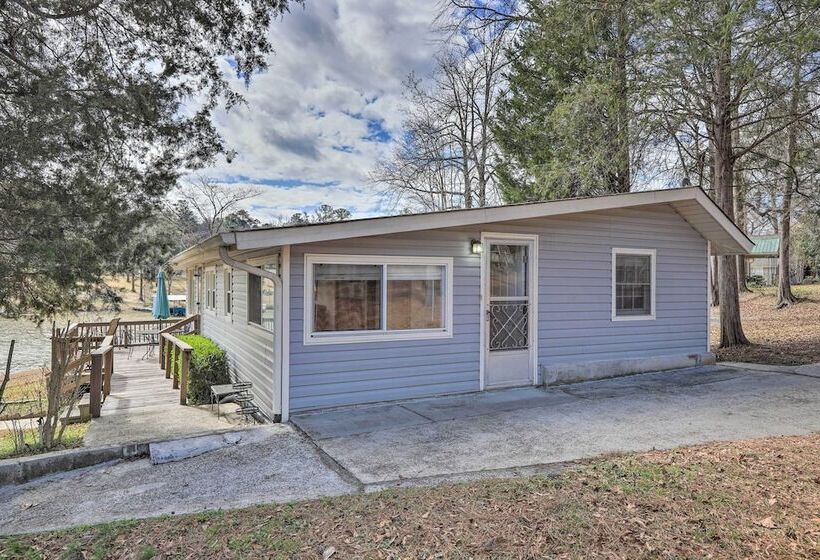 Lake Sinclair Cottage With Deck & Boat Dock!