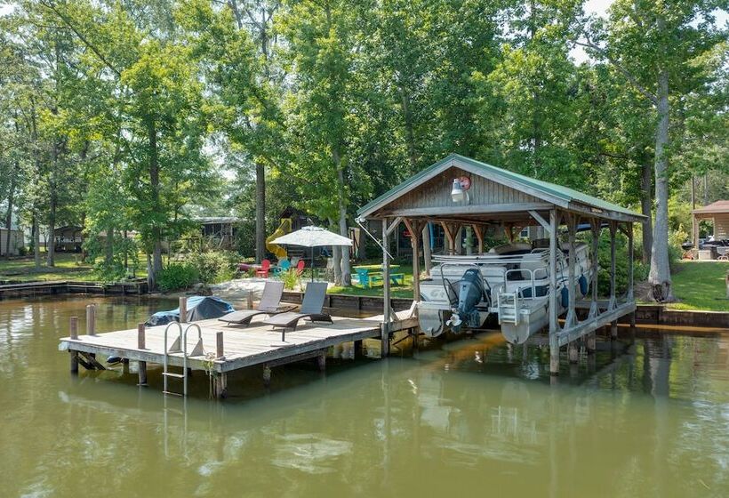 Lake Sinclair  Crooked Creek Cottage  W/ Fire Pit!