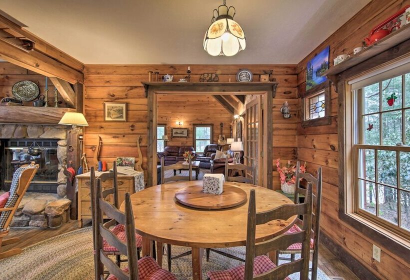 Lakefront Blairsville Cabin W/ Deck + Dock!