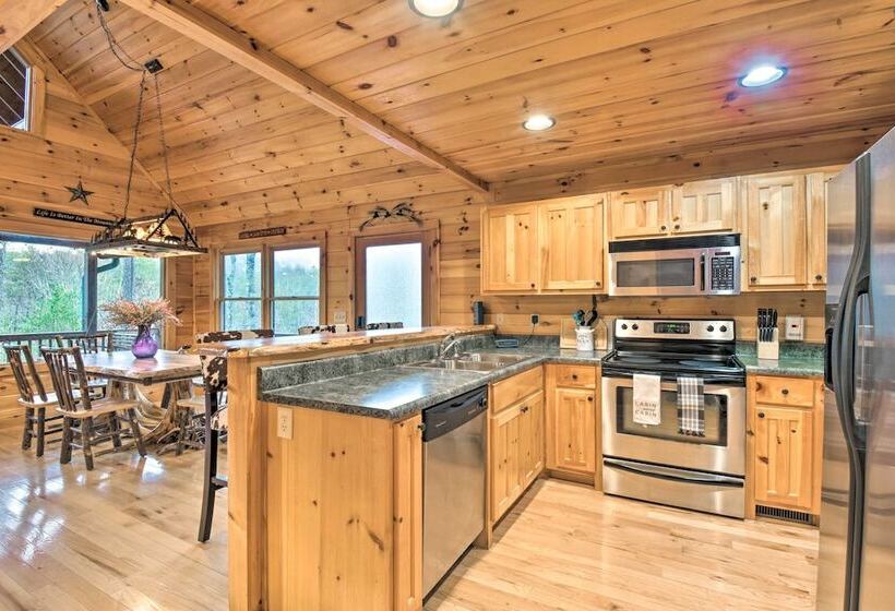 Long Pine Ridge  Cabin W/ Luxury Amenities!