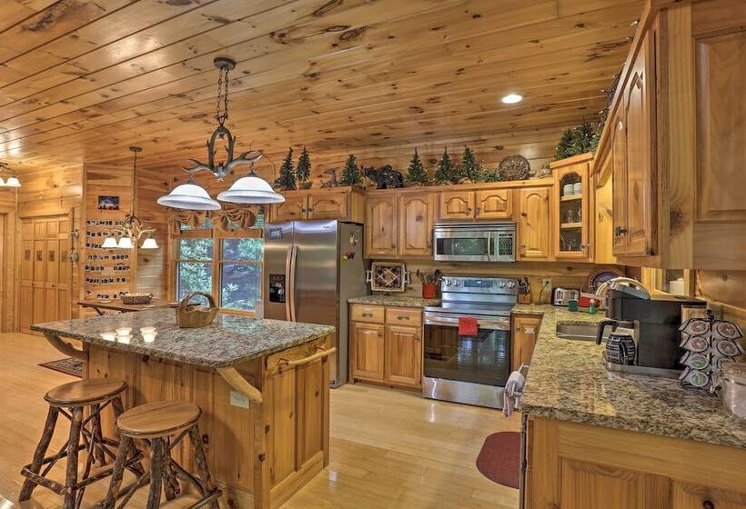Cherry Lake Lodge W/ Hot Tub, Fire Pit & Game Room