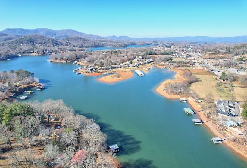 Luxury Lakefront Hiawassee Cottage W/ Boat Dock!