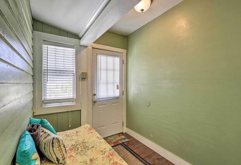 Main Street Home: 1 Mile To Callaway Gardens