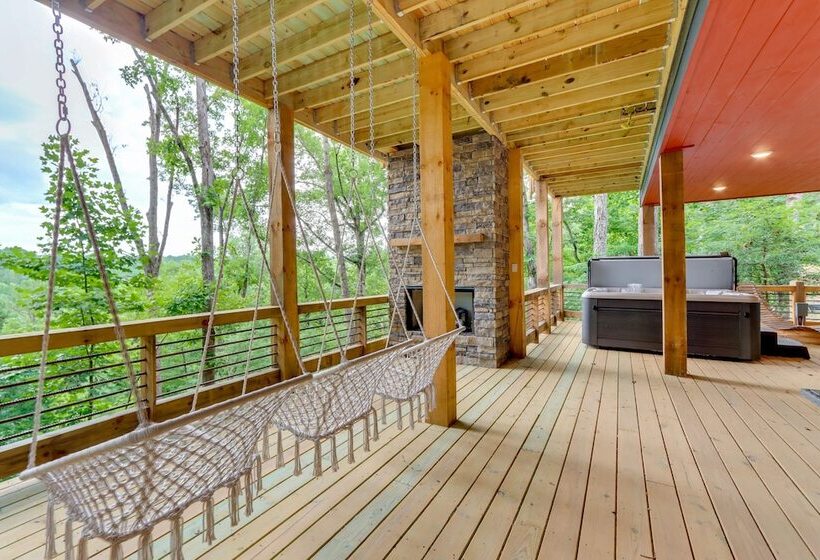 Mid Century Modern Home W/ Hot Tub & Mtn Views!