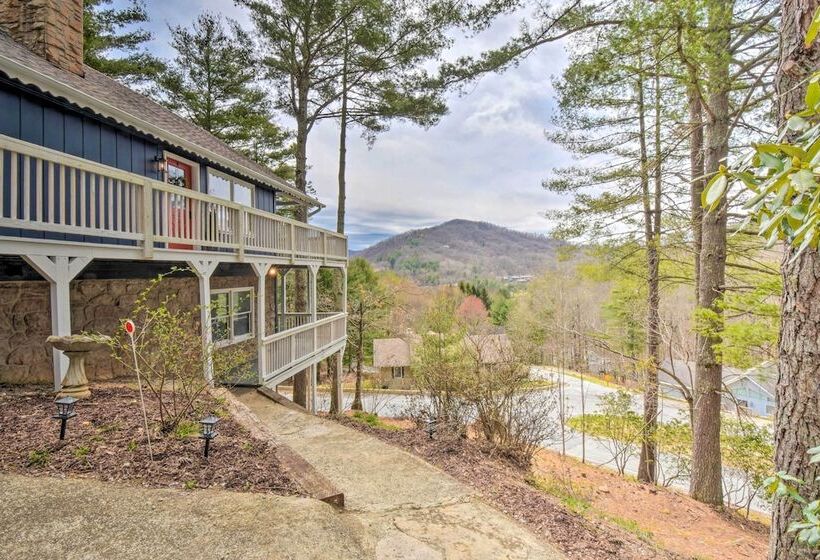 Modern Mountain Living: Large Family Resort Home!