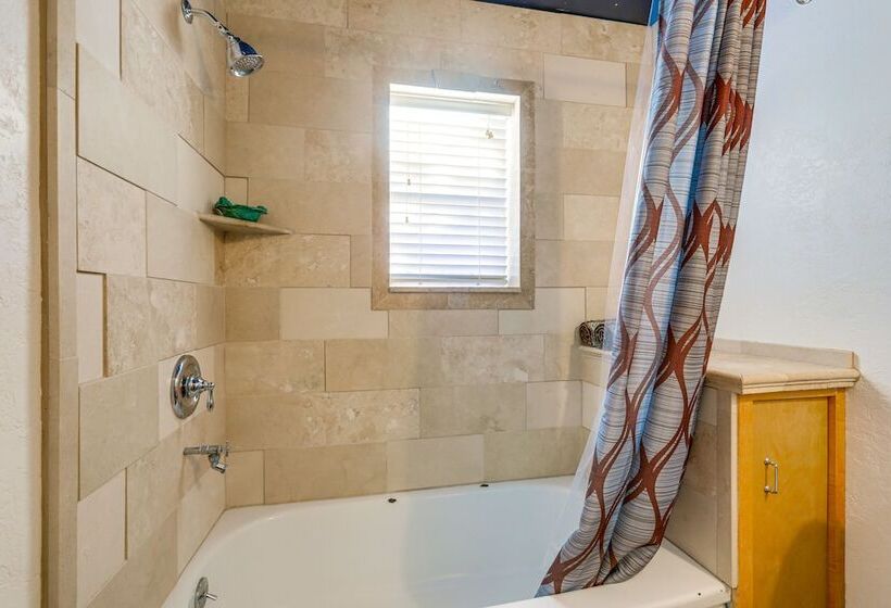 Mountain Chalet Getaway: Steps To Crystal River!