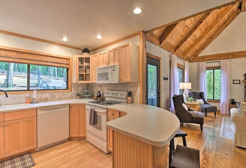 Mountain Mint Inn: Cabin W/ Resort Amenity Access!