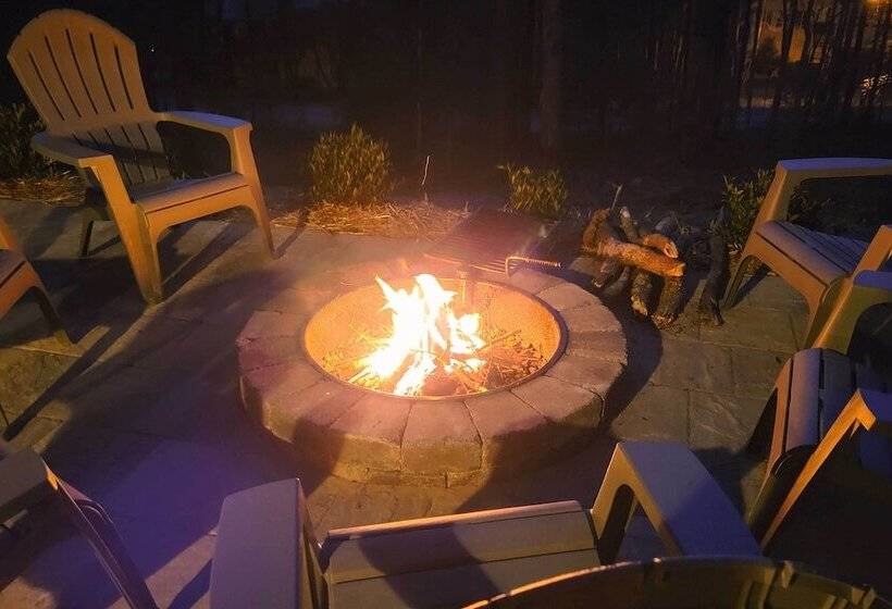 New Construction With Modern Design & Hot Tub!