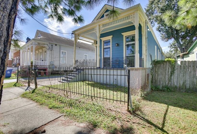 Newly Remodeled Nola House: Central Location!