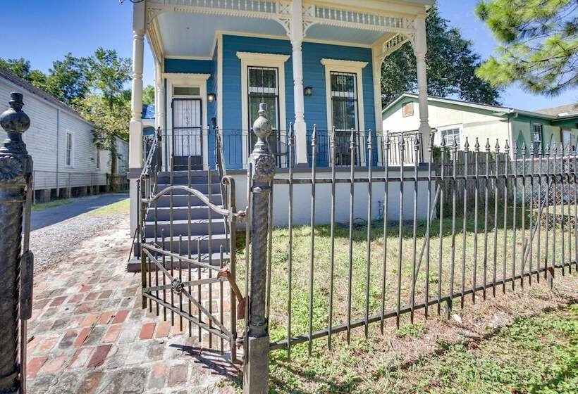 Newly Remodeled Nola House: Central Location!