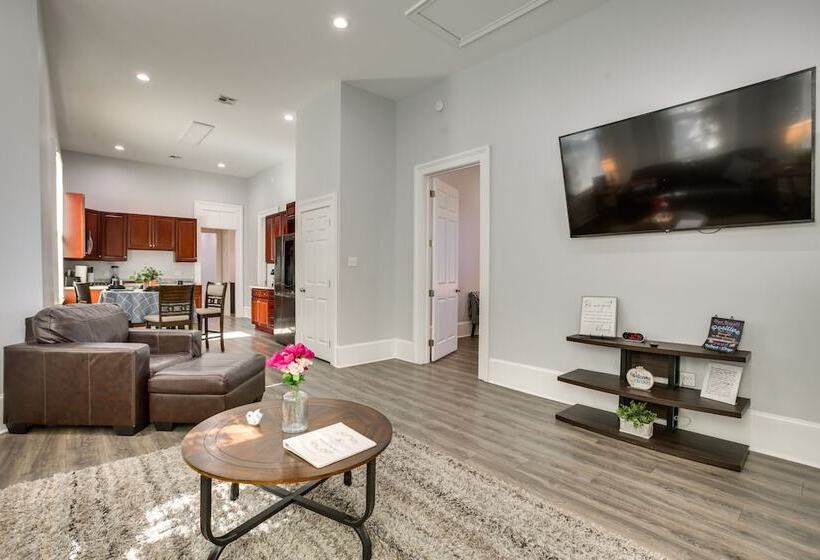 2 Mi To French Quarter: Walkable Nola Home