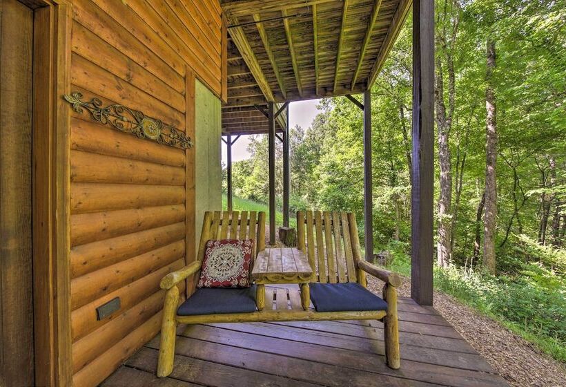 Peaceful Forest Escape W/ Game Room + Hot Tub