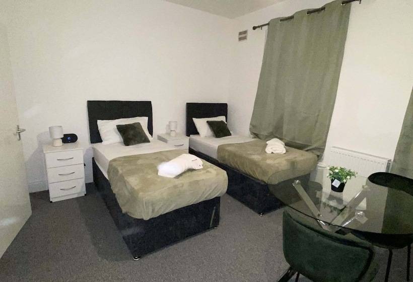 膳宿费 Cosy 3bd Guesthouse. Private Bathrooms