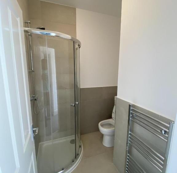 膳宿费 Cosy 3bd Guesthouse. Private Bathrooms