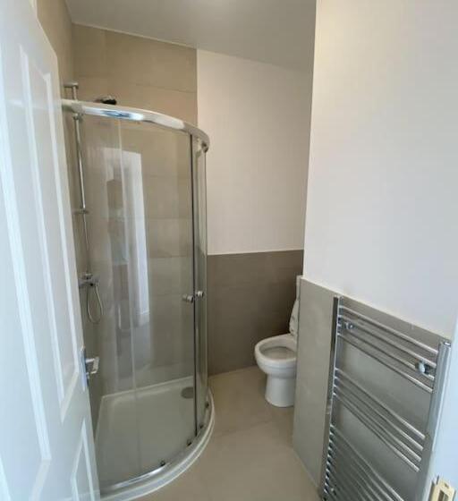 膳宿费 Cosy 3bd Guesthouse. Private Bathrooms