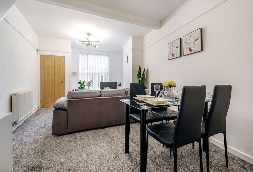 پانسیون Next To Liverpool Station Stadium City