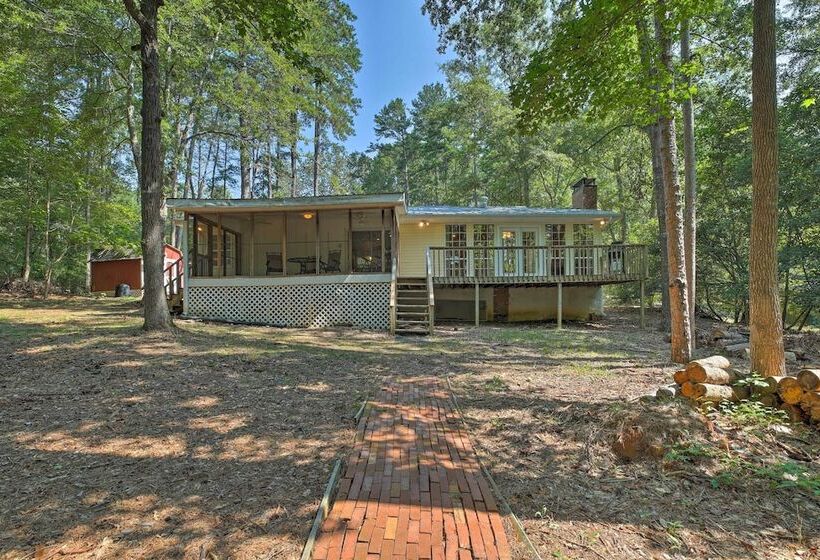 Pet Friendly Toccoa Home W/ Deck + Lake Access!