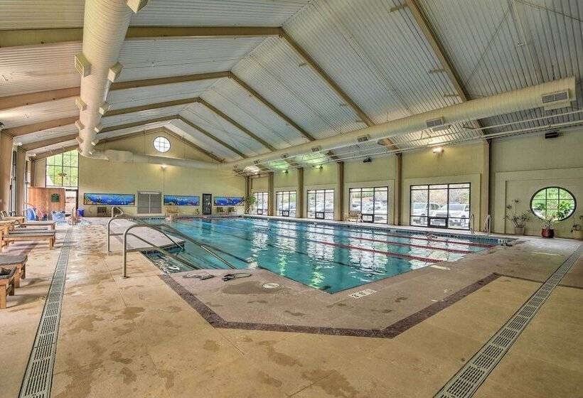 Plummer Lodge  In Big Canoe W/ Lake Access!