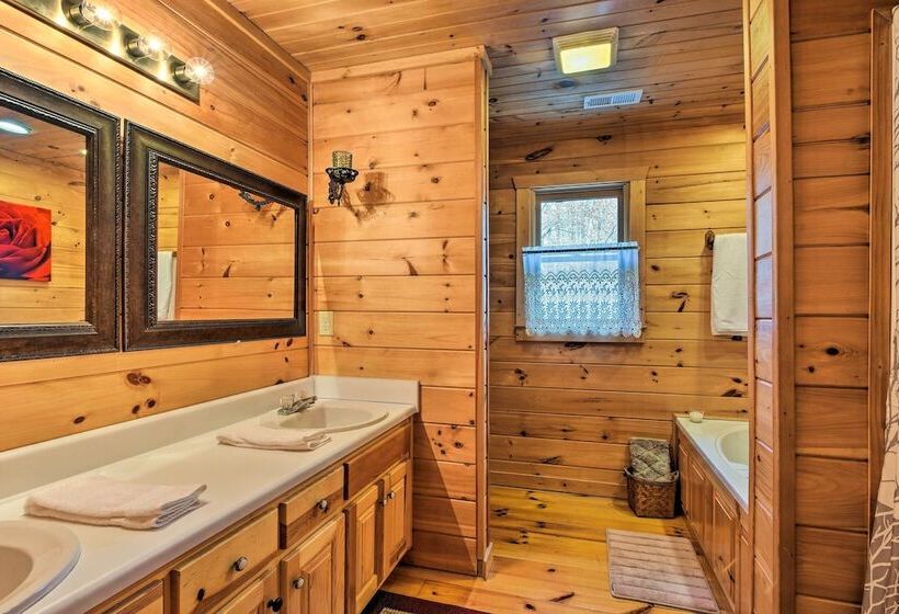 Riverbend Reserve  Cabin W/ Yard + Fire Pit!