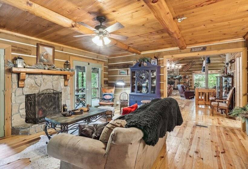 Drifting Feather  Mountain Cabin: Waterfront Deck