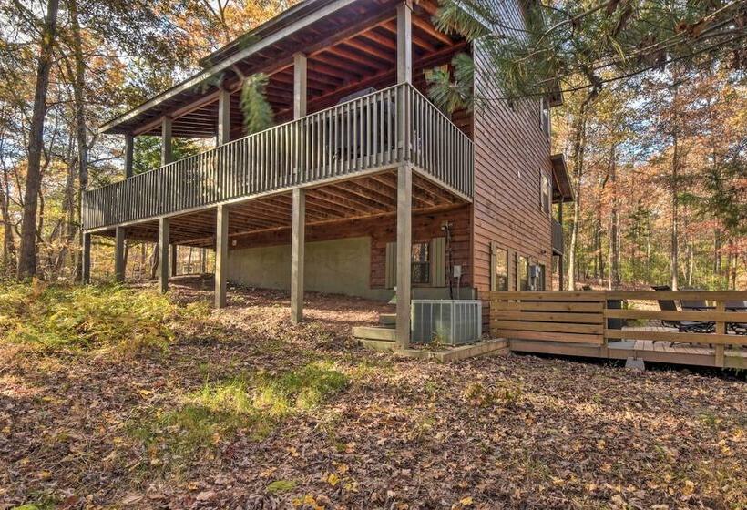 Spacious Cabin W/ Furnished Deck + Hot Tub!