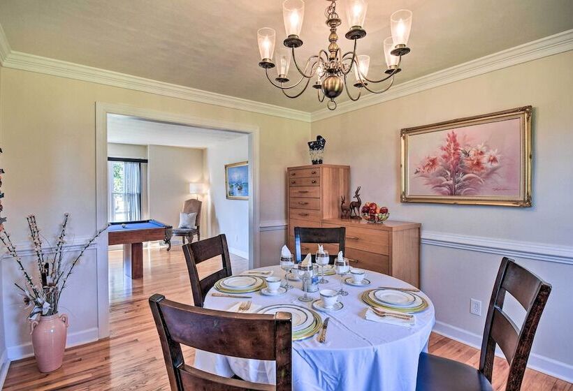 Spacious Chesapeake Home W/ Pool Table!