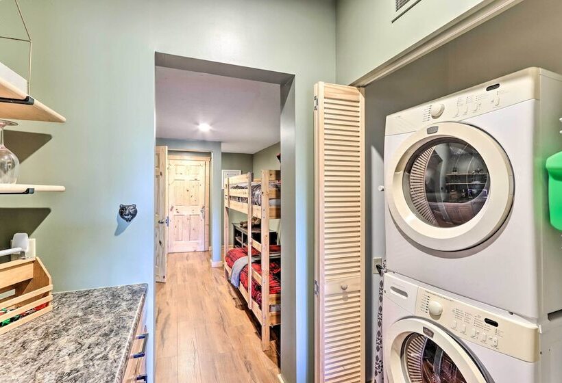 Spacious Ellijay Resort Home W/ Hot Tub!