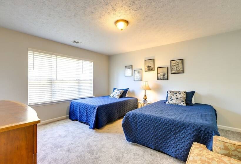 Spacious Georgia Home W/ Deck, Grills & Fireplace!