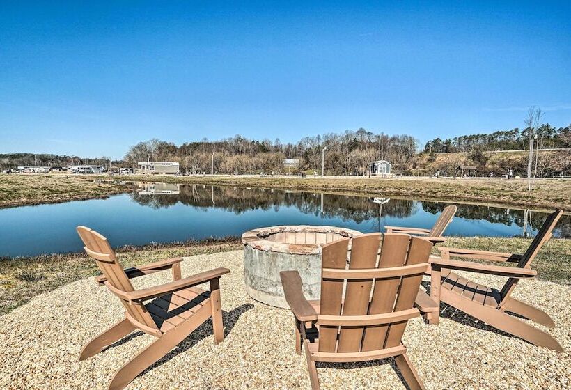 Splendid Tiny Home With Fire Pit ~ 2 Mi To Lake!