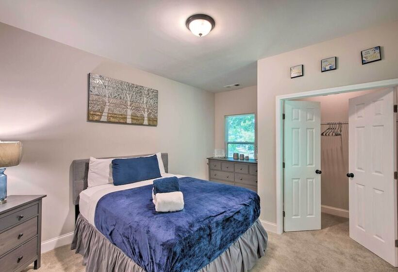 Stylish College Park Home W/ Private Garden!