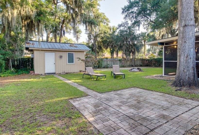 Sunny Savannah Home W/ Hot Tub ~ 10 Mi To Downtown