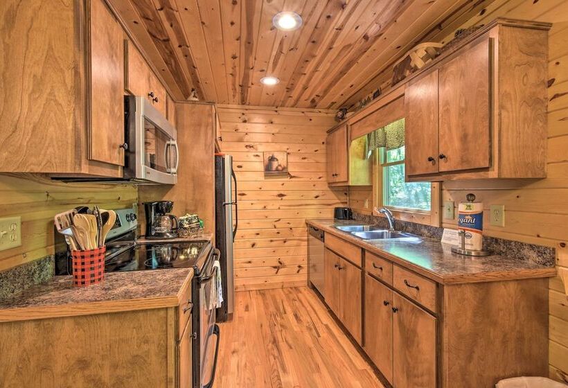 The Bear Paw At The Sautee Mountain Retreat