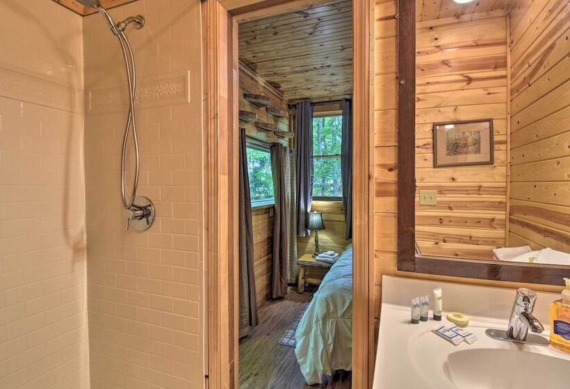 The Wishing Well Cabin W/ Pool Table & Firepit!