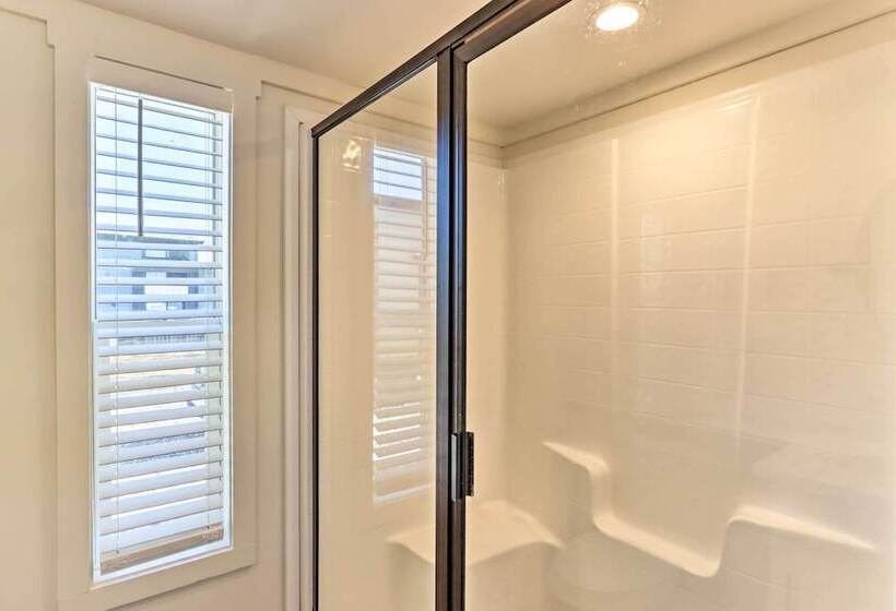 Tiny Home Retreat W/ Fire Pit ~ 3 Mi To Lake!