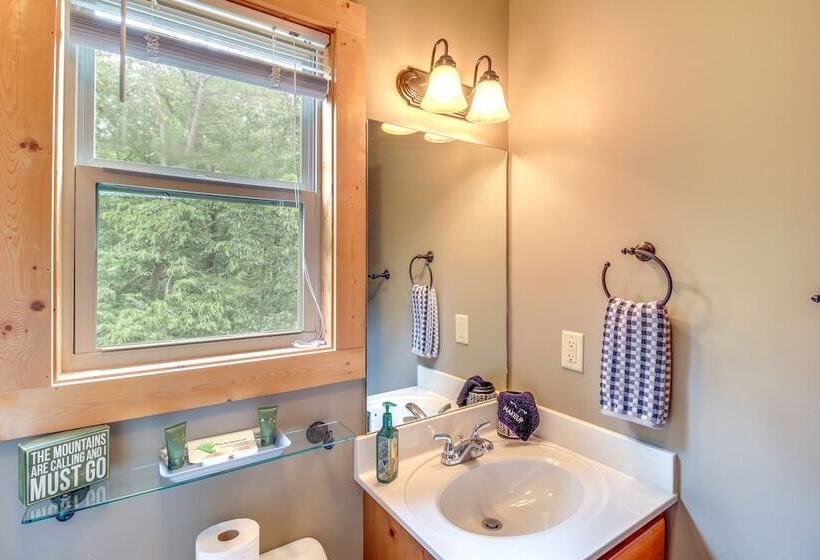 Upscale Coosawattee Cabin W/ Hot Tub & Fire Pit!