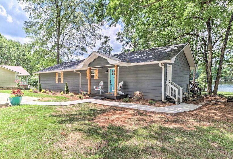 Waterfront Lake Sinclair Home W/ Boat Dock!
