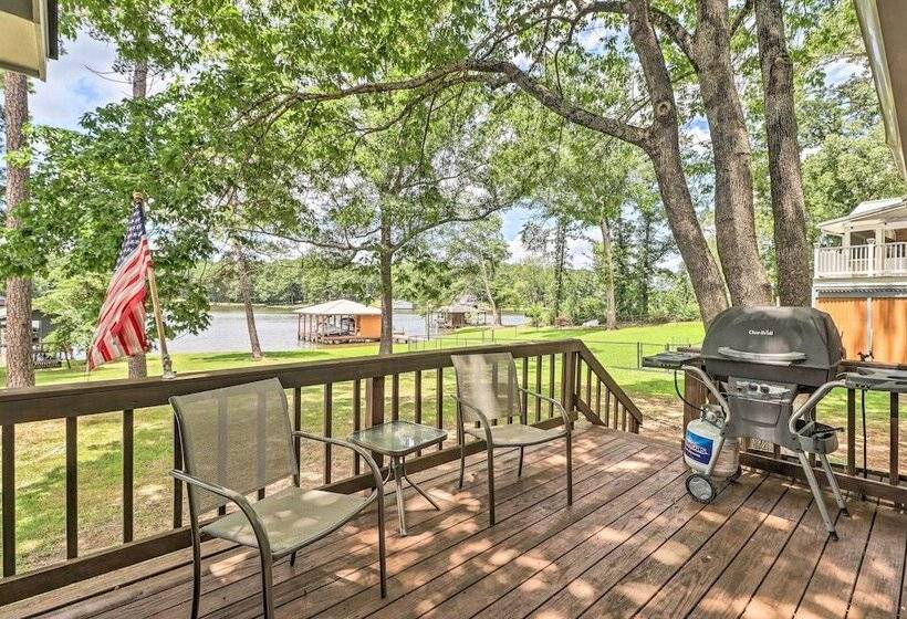 Waterfront Lake Sinclair Home W/ Boat Dock!