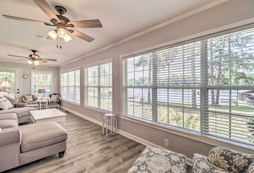 Waterfront Lake Sinclair Home W/ Boat Dock!