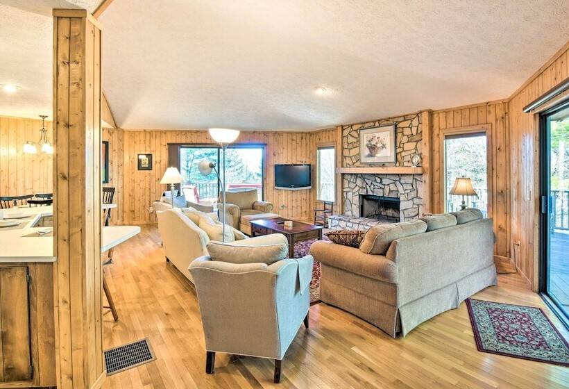 Woodsy Sky Valley Cottage, 8 Mi To Dillard!