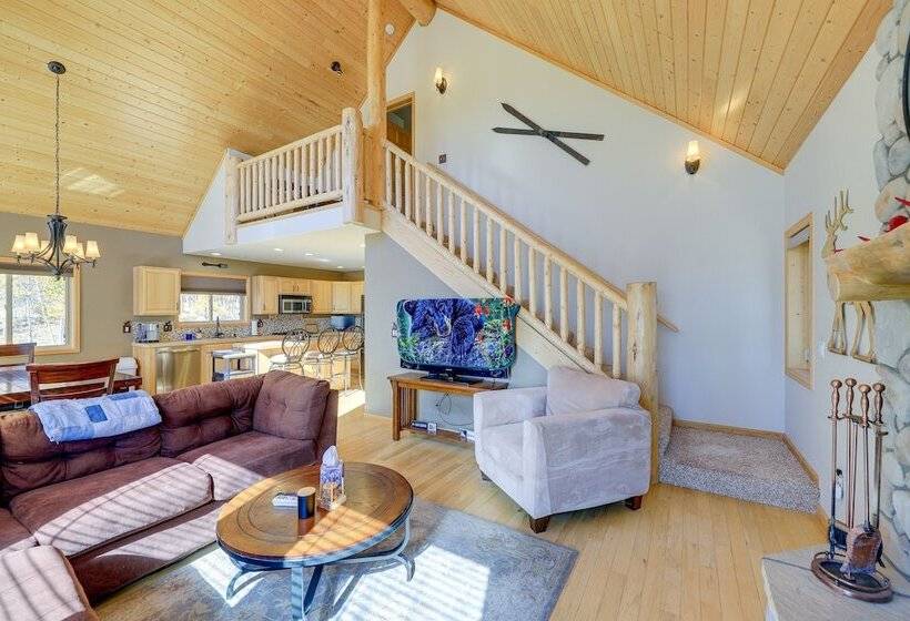 Beautiful Jefferson Cabin: Fire Pit, Grill, Views!