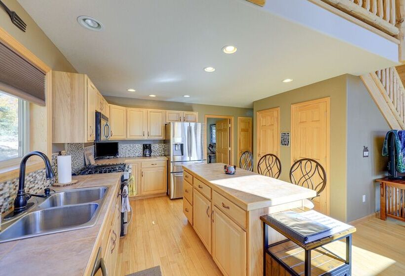 Beautiful Jefferson Cabin: Fire Pit, Grill, Views!