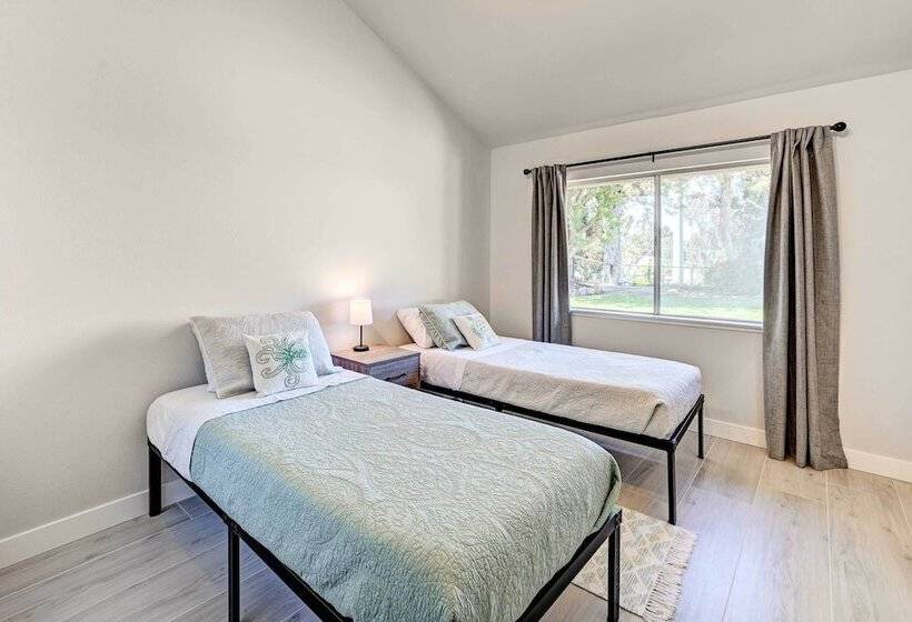 Lovely Solana Beach Home W/ Views: 2 Mi To Ocean!