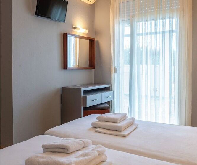تختخواب و صبحانه Ampelia Hotel Kassandra