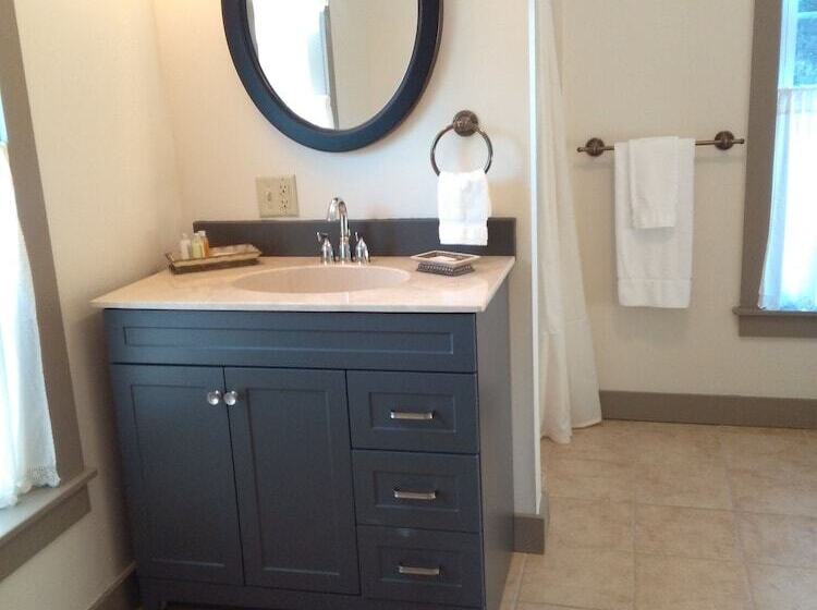 مبيت وإفطار Chandler River Inn