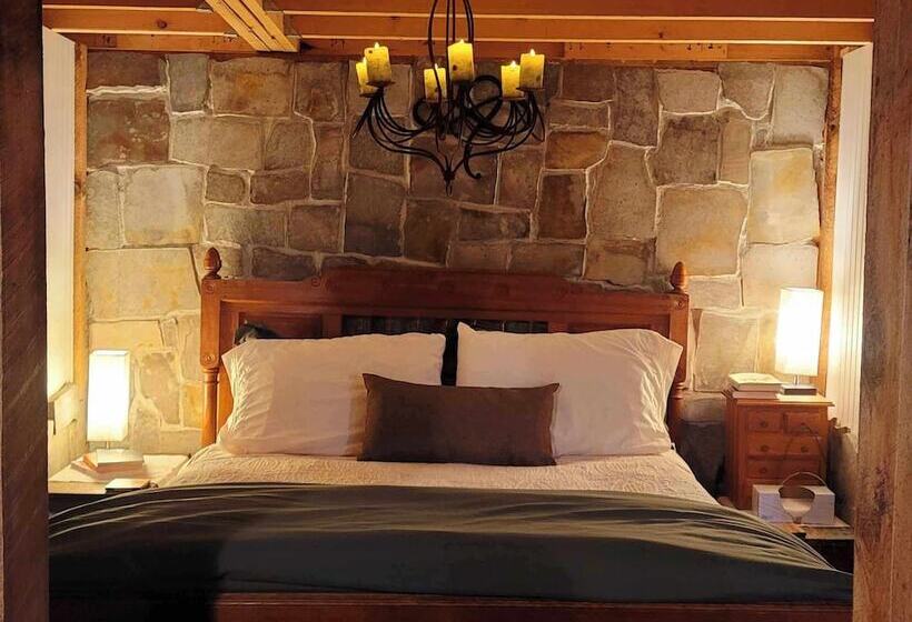 The Pause Bed & Breakfast
