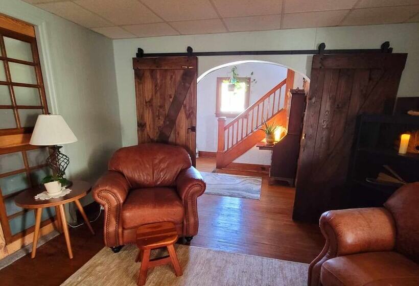 The Pause Bed & Breakfast